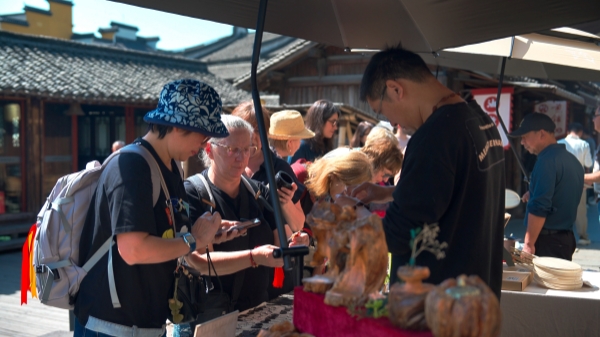 從“打卡式旅游”到“沉浸式體驗”——“五一”消費升級背后的文藝創作驅動力